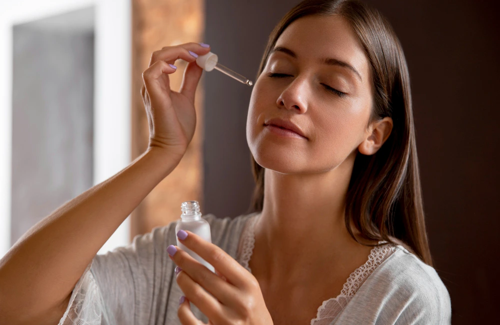 You are currently viewing 5 Best Vitamin C Serums Under ₹300 in India (2025) – Glow on a Budget!