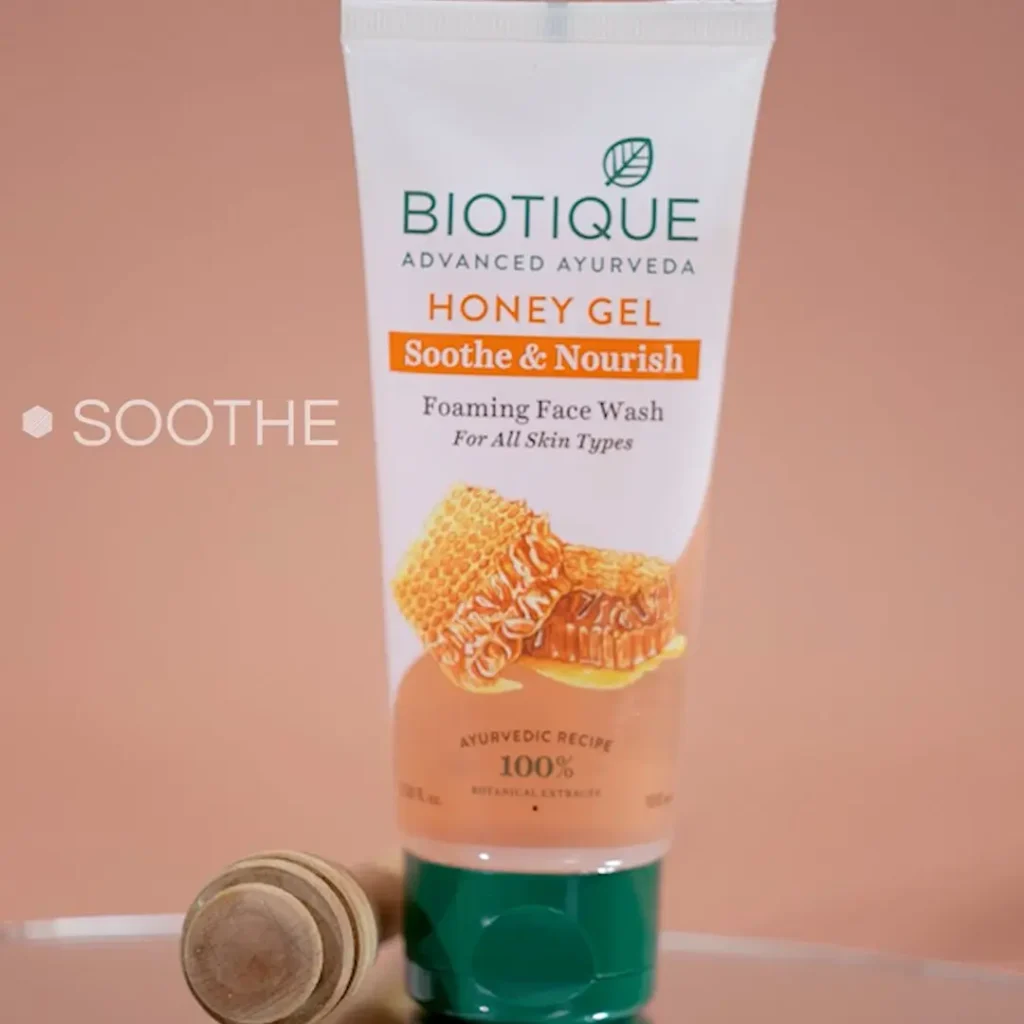 Face wash for dry skin under ₹300