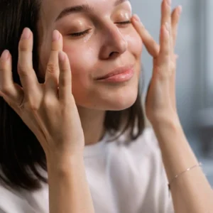 Best Sunscreens for Oily & Acne-Prone Skin in India – 2025